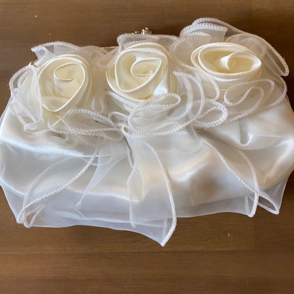 White wedding clutch